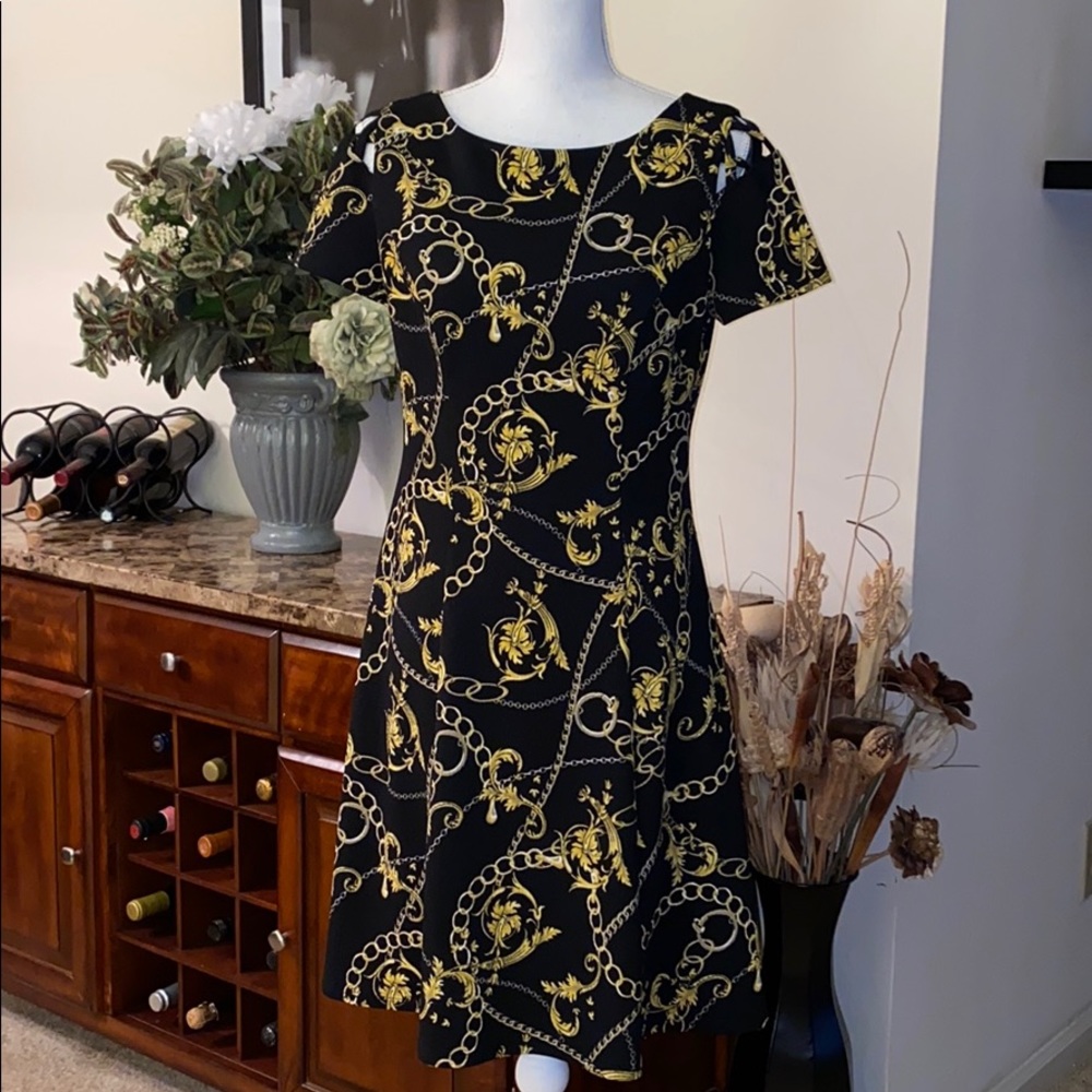 Beautiful chain link design dress